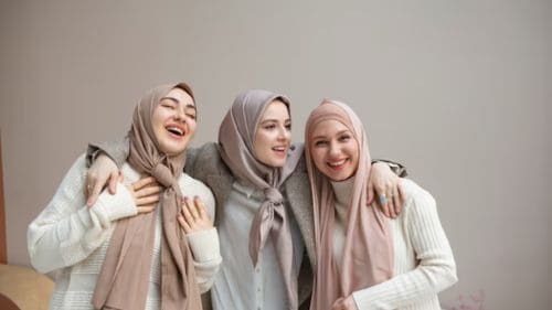 15 Tips Bisnis Hijab, Sangat Menjanjikan dan Cepat Laris